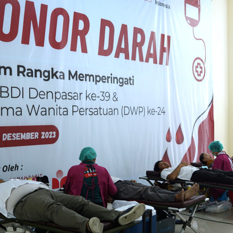 HUT BDI Denpasar dan DWP BDI Denpasar Gelar Bhakti Sosial Donor Darah Sukarela